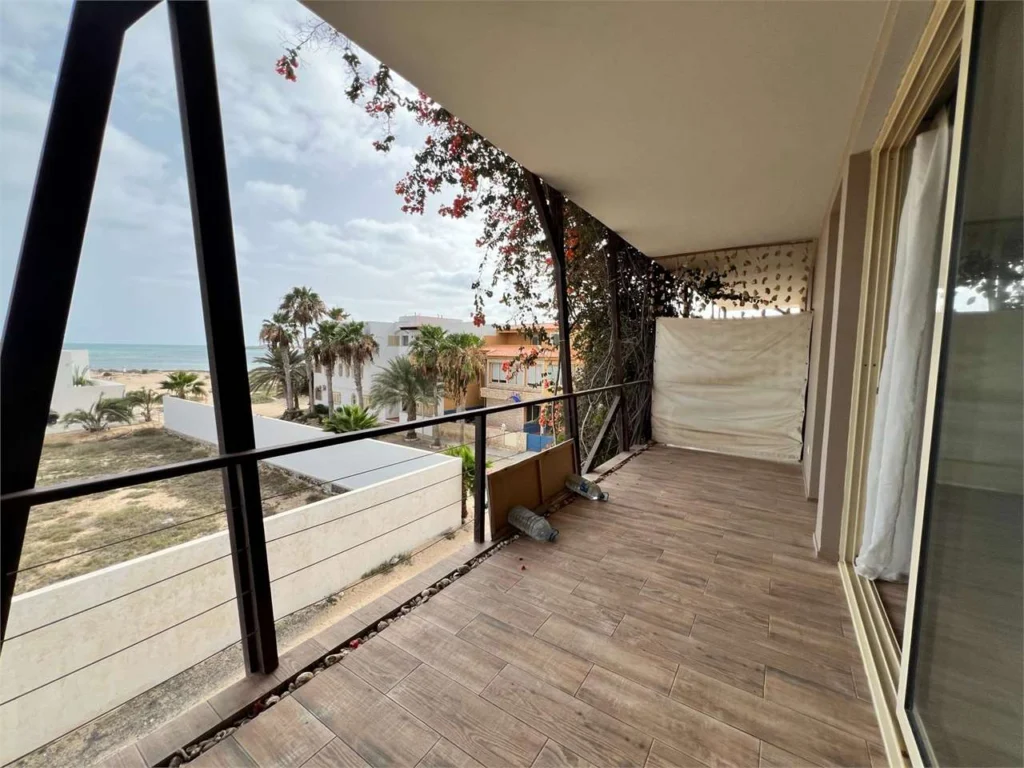 Apartamento luminoso com vista para o mar a poucos passos da praia e do centro da cidade