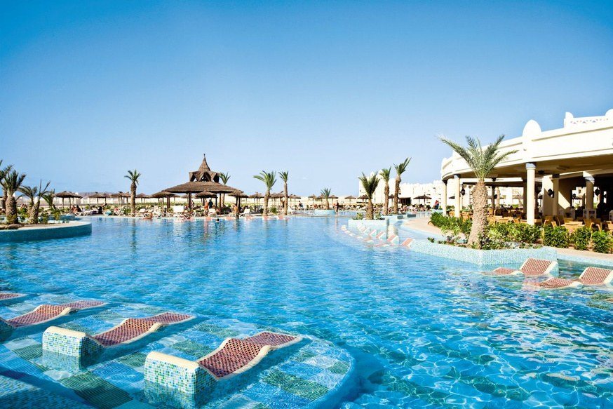 Piscina di un grande resort a Boa Vista